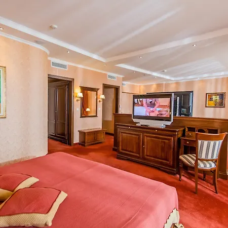 Grand - Medical Hotel