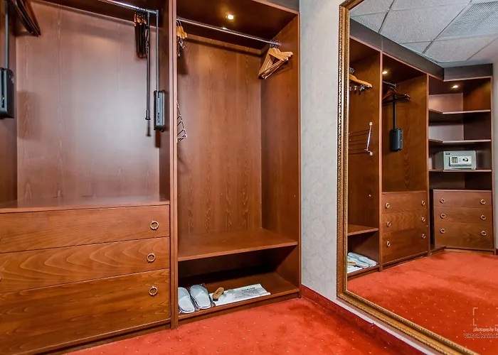 Hotel Grand - Medical